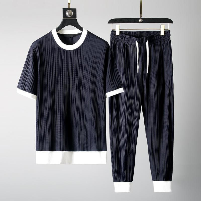 Casual men's Round neck t-shirt and trousers